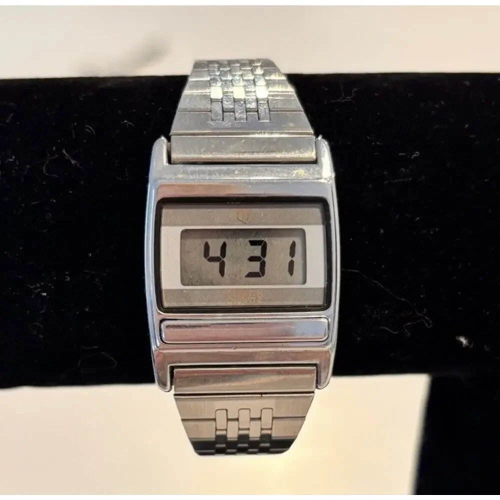 Vintage 1983 Q Timex T Cell Quartz LCD Women's Watch 1980's New Battery (78)